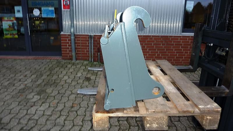 Bressel und Lade ADAPTER von CLAAS SCOPRION auf EURO-AUFNAHME