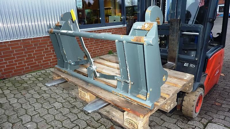 Bressel und Lade ADAPTER von CLAAS SCOPRION auf EURO-AUFNAHME