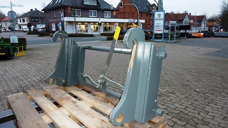 Bressel und Lade ADAPTER von CLAAS SCOPRION auf EURO-AUFNAHME