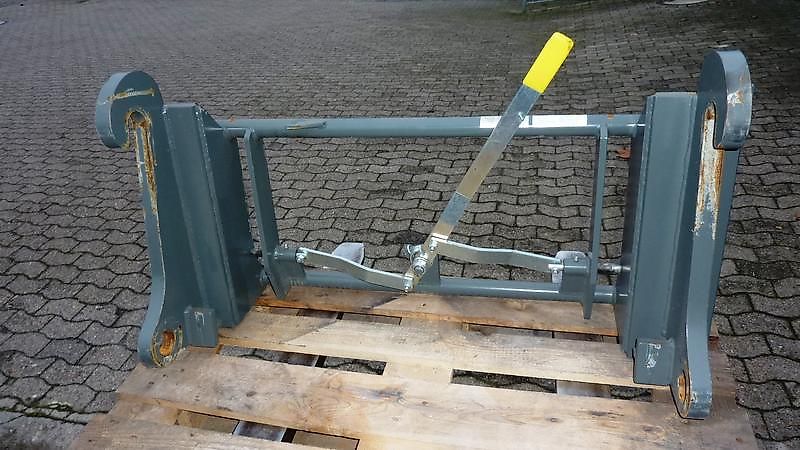 Bressel und Lade ADAPTER von CLAAS SCOPRION auf EURO-AUFNAHME