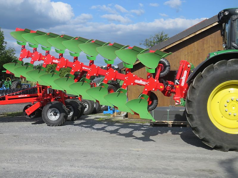 ESCUDERO agroXX -- CHRF--9 Schar - Ecologic Onland Dreh-Schälpflug--