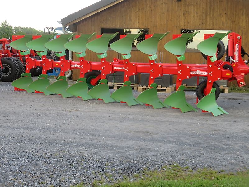 ESCUDERO agroXX -- CHRF--9 Schar - Ecologic Onland Dreh-Schälpflug--