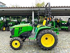 John Deere 3038E