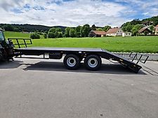 Dinapolis 8,0m Ballenwagen Hydraulisch absenkbare Rampen Druckluft LED