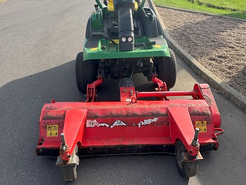 John Deere 1445 with Trimax flail