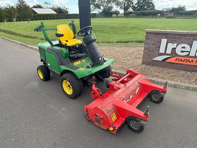 John Deere 1445 with Trimax flail