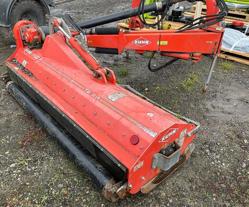 Kuhn TB 211