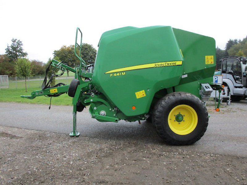 John Deere F441M