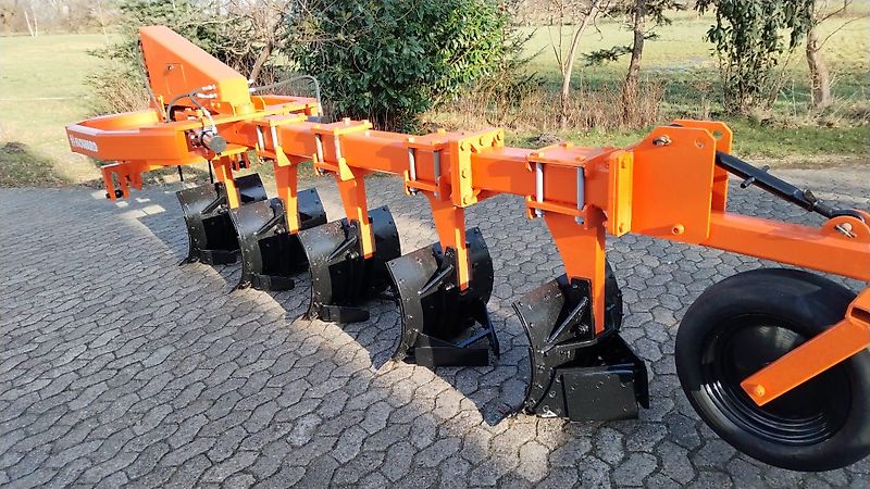 Howard Howard SP5 Schwenkpflug mit 221 cm max. Arbeitsbreite Gummistützrad Höhenverstellung über Spindel Schnittbreitenverstellung hydraulisch für Schlepper um 150 PS sehr gut für hohe Flächenleistung ideal auch zum Schälen ab 5 cm zur Beikrautbekämpfung