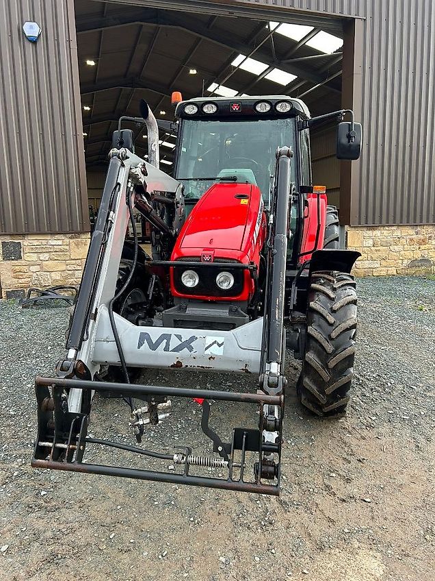 Massey Ferguson 5445 + Loader