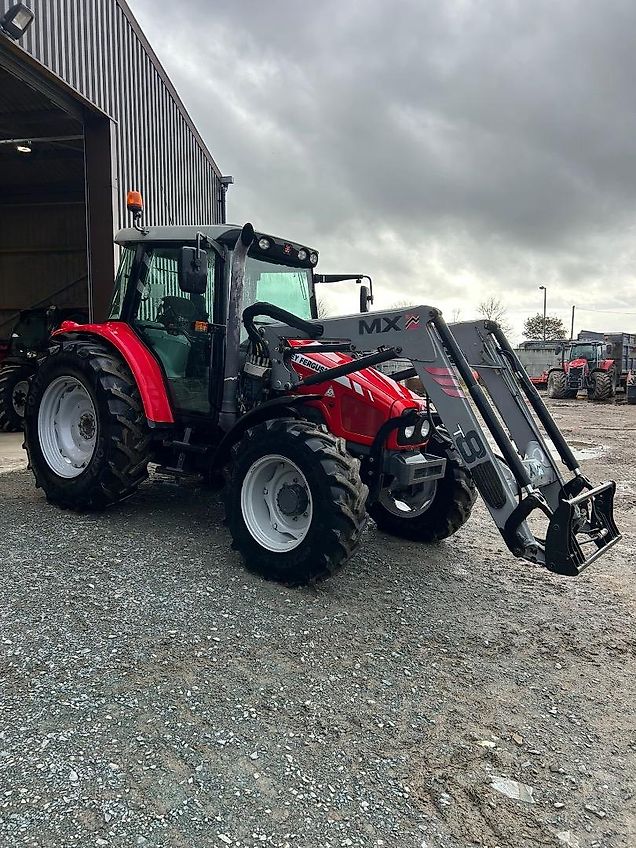 Massey Ferguson 5445 + Loader