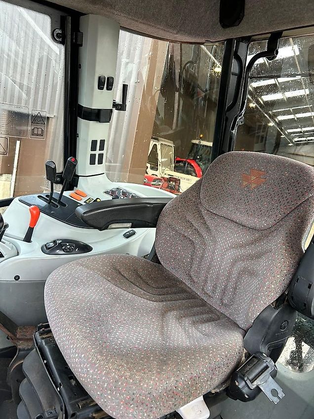 Massey Ferguson 5445 + Loader