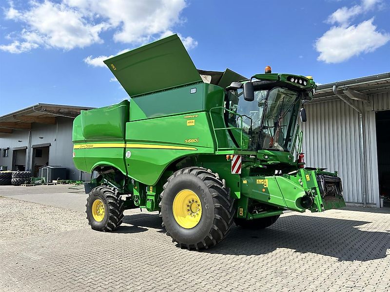 John Deere S680 HM mit Geringhoff 630 VarioStar