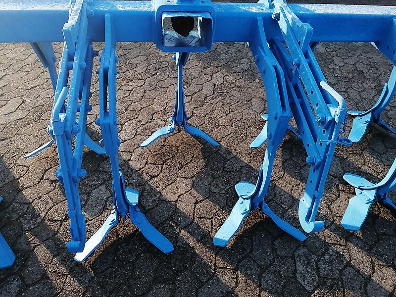 Lemken Lemken Topas 9 Grubber - Stile Lemken Topaz 300cm Arbeitsbreite 50cm breite Flügelschare Hitch Rahmenbreite 140mm Steinsicherung