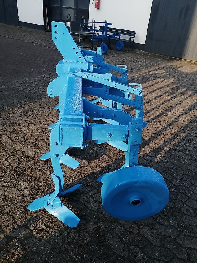 Lemken Lemken Topas 9 Grubber - Stile Lemken Topaz 300cm Arbeitsbreite 50cm breite Flügelschare Hitch Rahmenbreite 140mm Steinsicherung