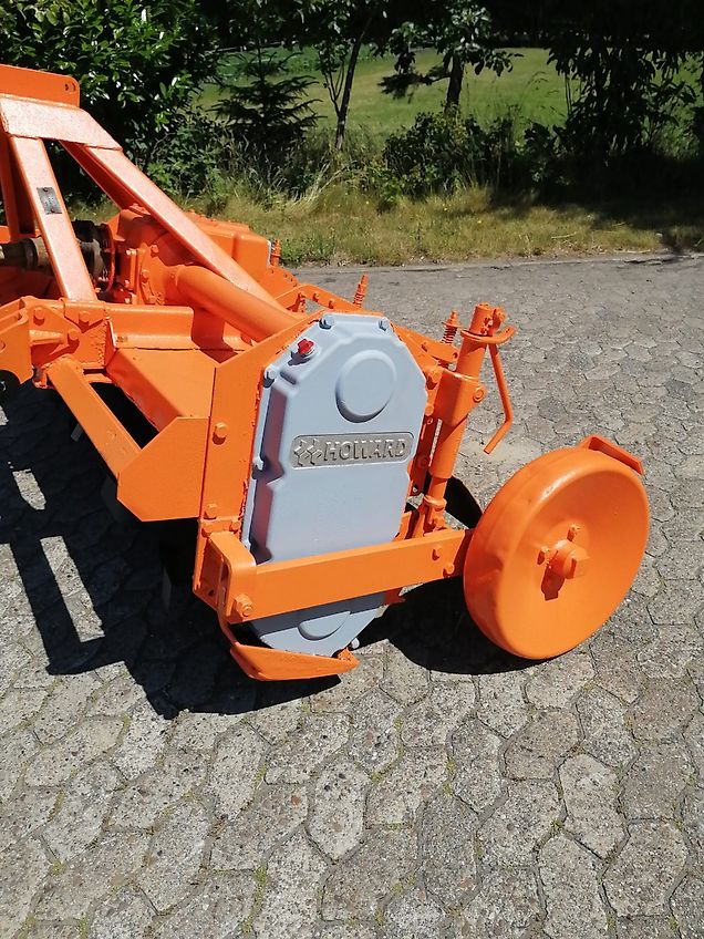 Kongskilde Howard Howard Modell Type HB-205-540T Bodenfräse 205 cm Arbeitsbreite mit 400 mm großen Stützrädern Fräßmesser 100% 48 Stück Schaltgetriebe ohne Kettenkasten zur Rotorwelle über Zahnradantrieb