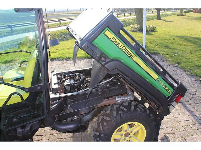 John Deere XUV855D Gator