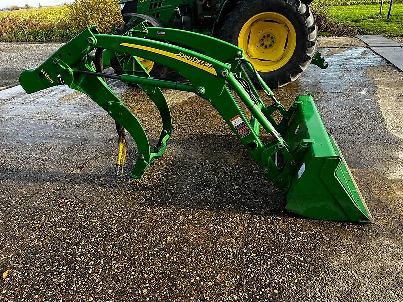 John Deere 3045r