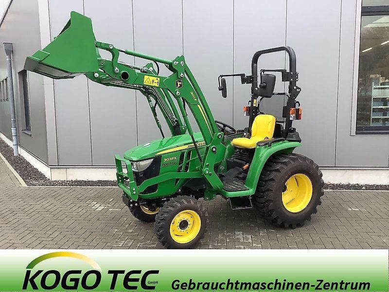 John Deere 3038E
