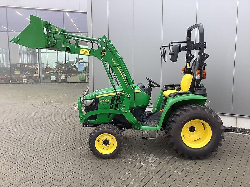 John Deere 3038E