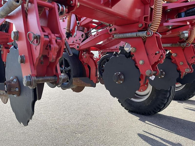 Kverneland Optima TF Profi 2, 8-reihig, mechanischer Antrieb, Düngeeinrichtug, Baujahr 2018, gepflegter Zustand