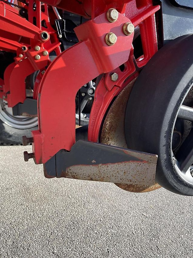 Kverneland Optima TF Profi 2, 8-reihig, mechanischer Antrieb, Düngeeinrichtug, Baujahr 2018, gepflegter Zustand