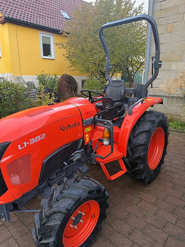 Kubota L1-382