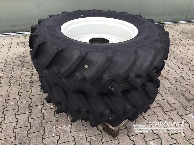 Valtra KOMPLETTRÄDER 2X 380/85 R 28 MITAS