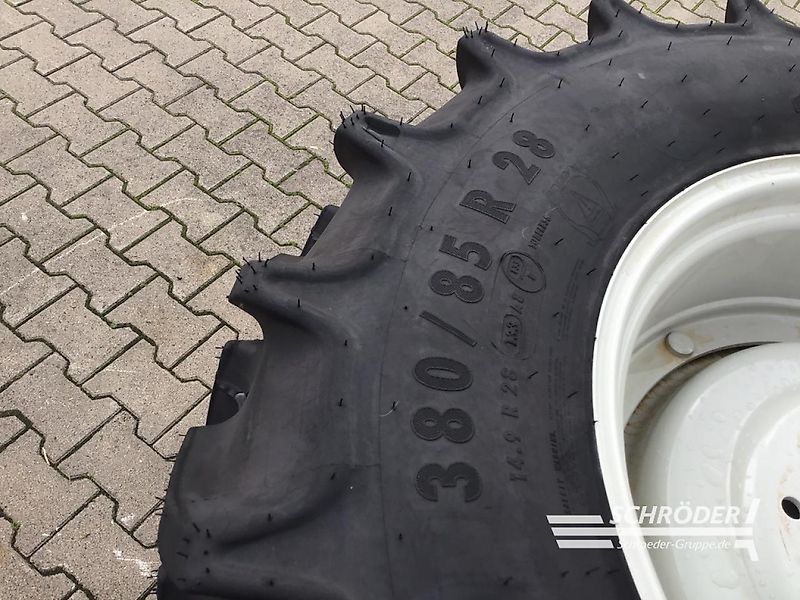 Valtra KOMPLETTRÄDER 2X 380/85 R 28 MITAS