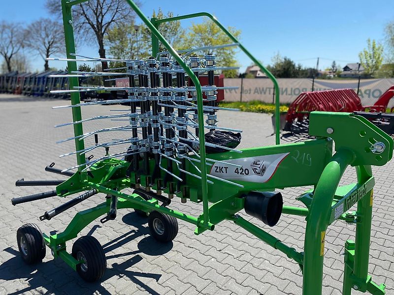 D&D Landtechnika Kreiselschwader / Schwader / NEU INTER TECH