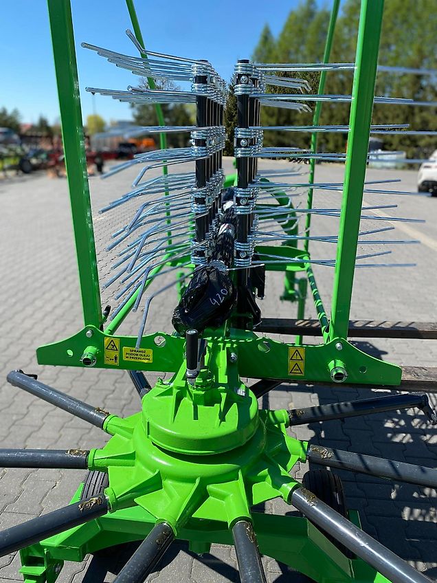 D&D Landtechnika Kreiselschwader / Schwader / NEU INTER TECH