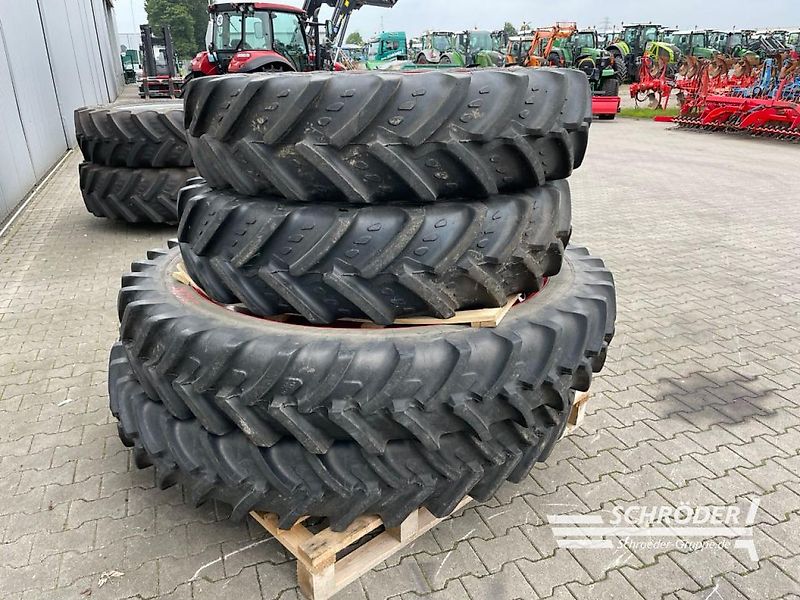 Fendt PFLEGERÄDER 340/85 R36 + 320/90 R54