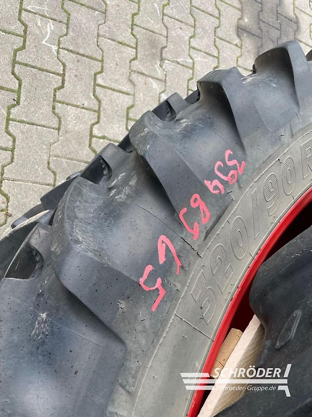 Fendt PFLEGERÄDER 340/85 R36 + 320/90 R54