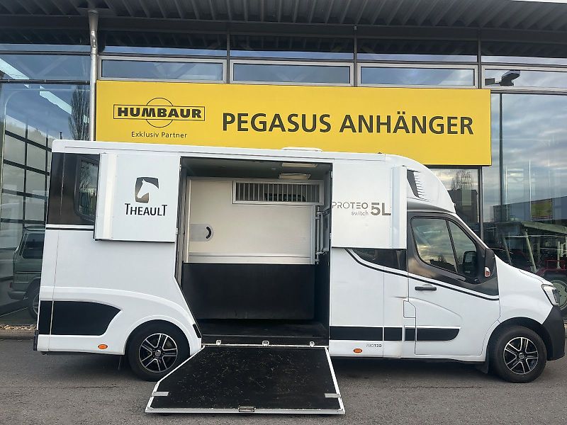 Renault Master Theault Proteo Pferdetransporter 5 Sitz