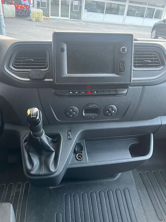 Renault Master Theault Proteo Pferdetransporter 5 Sitz