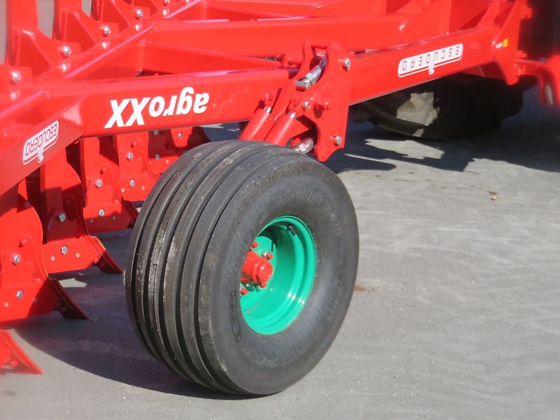 ESCUDERO agroXX -- CHRF - 8 Schar-Ecologic Onland Dreh-Schälpflug--