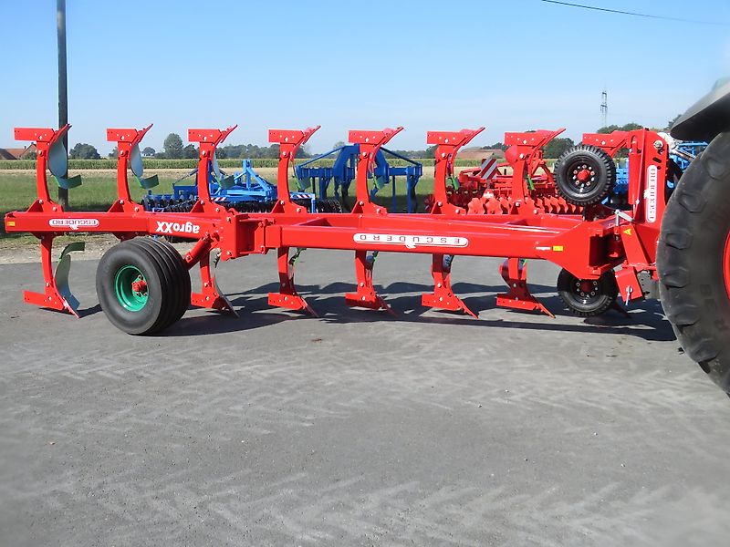 ESCUDERO agroXX -- CHRF - 8 Schar-Ecologic Onland Dreh-Schälpflug--