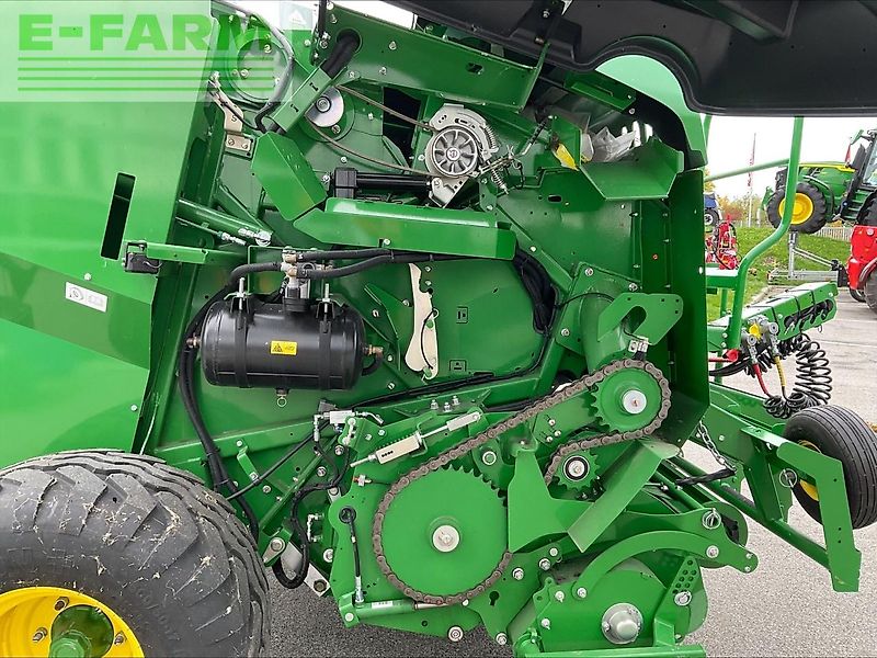 John Deere F 441 M Rundballenpresse