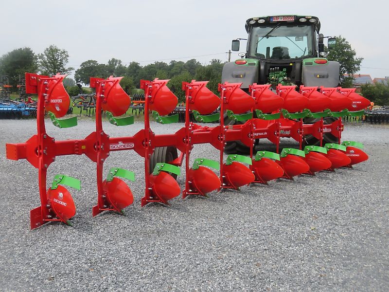 ESCUDERO agroXX -- CHRF 10 Schar - Ecologic Onland Dreh-Schälpflug--