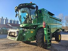 John Deere S670i Four wheel drive ( 4WD ) combine   ProDrive 30km/h
