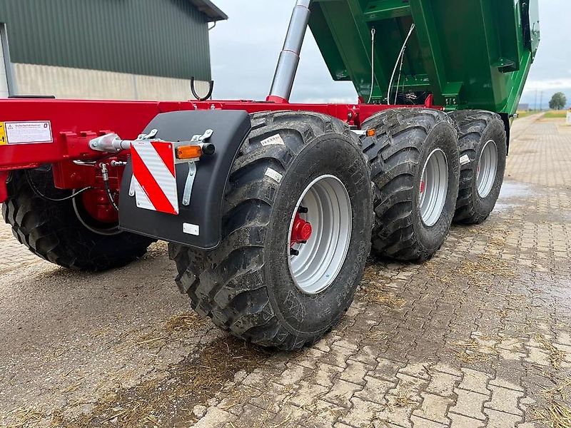 Kröger MUK402. Zentralachs-Muldenkippanhänger 31 Tonnen