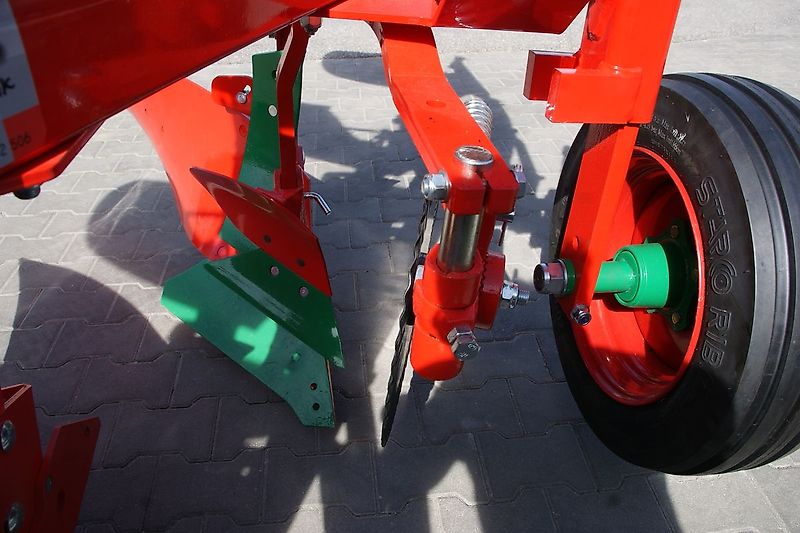 AGRO-MASZ 4 Schar Wendepflug-NEU
