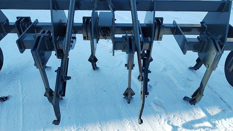 Lemken Frontgrubber 3 m Heckgrubber mit höhenverstellbaren Stützrädern Vorbaugrubber mit Zapfwellenanbaubock kein Amazone Tl mit 8 Grubberstilen geschraubt montiert 2 balkiger Kurzgrubber 3 m Arbeitsbreite