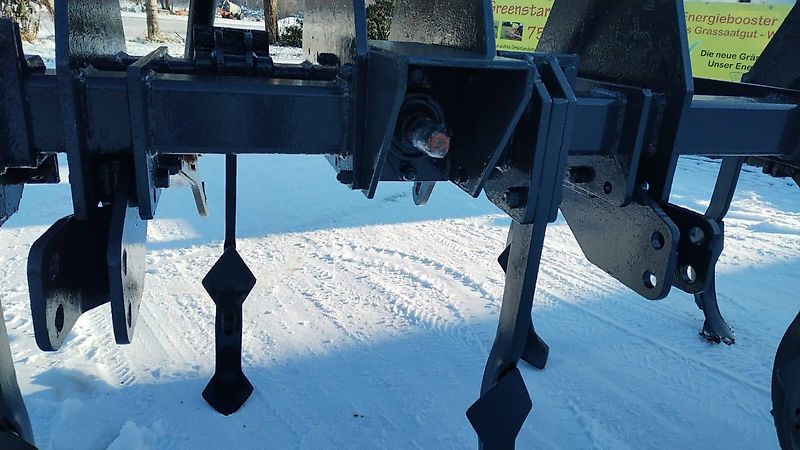 Lemken Frontgrubber 3 m Heckgrubber mit höhenverstellbaren Stützrädern Vorbaugrubber mit Zapfwellenanbaubock kein Amazone Tl mit 8 Grubberstilen geschraubt montiert 2 balkiger Kurzgrubber 3 m Arbeitsbreite