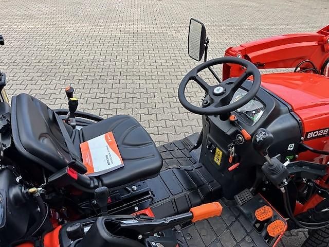 TAFE 6028 H VOORLADER HST