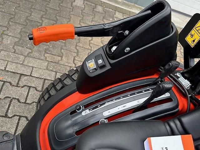 TAFE 6028 H VOORLADER HST