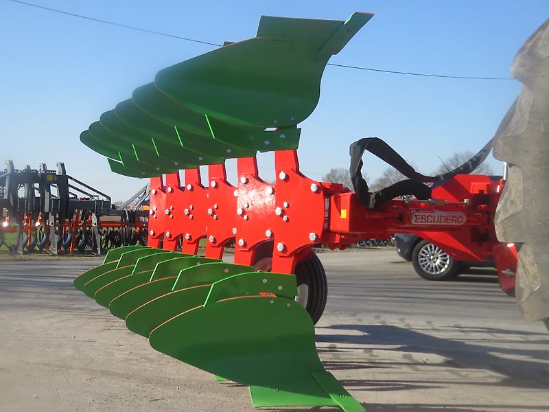 ESCUDERO agroXX -- CHRF--6 Schar - Ecologic Onland Dreh-Schälpflug--