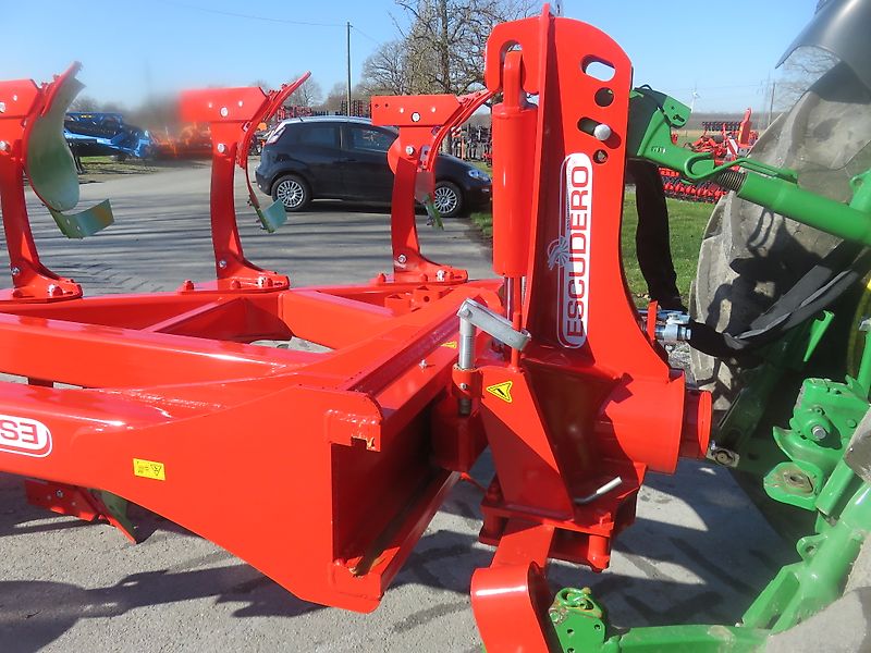 ESCUDERO agroXX -- CHRF--6 Schar - Ecologic Onland Dreh-Schälpflug--