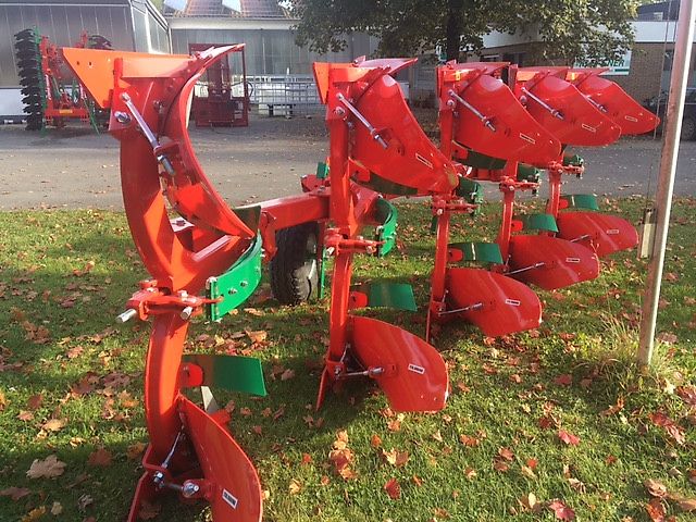 AGRO-MASZ PO 5 mit Blattfedersteinsicherung