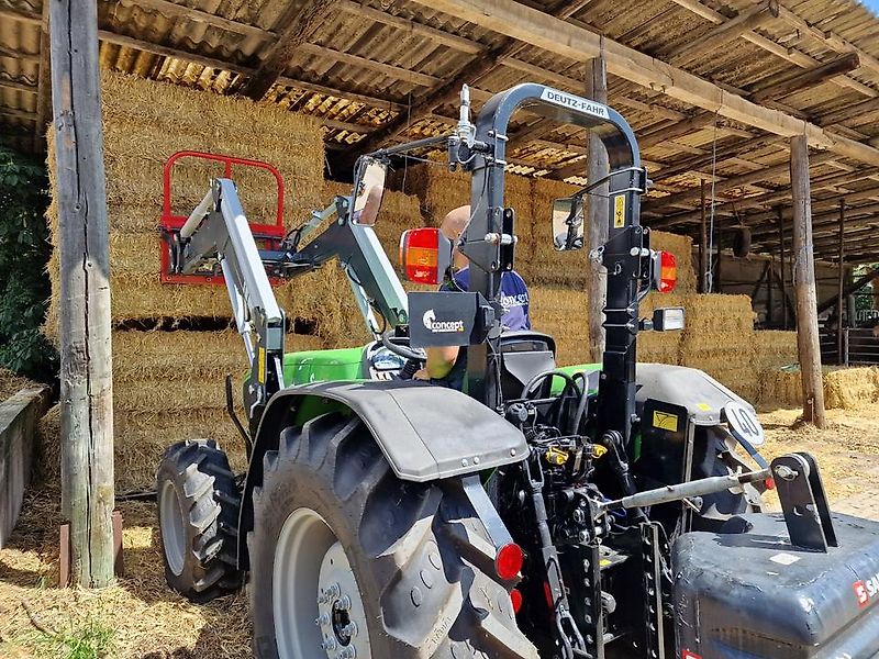 Deutz 4070E | Kompakttraktor mit Frontlader | 65PS Traktor